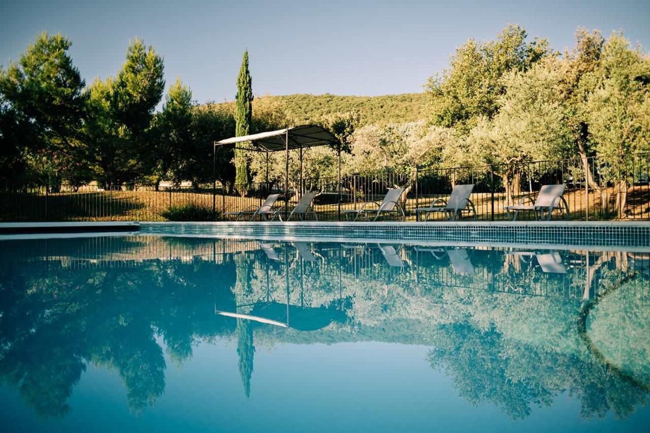 Clos Saint-Michel Resort & Spa Malaucène Exterior foto