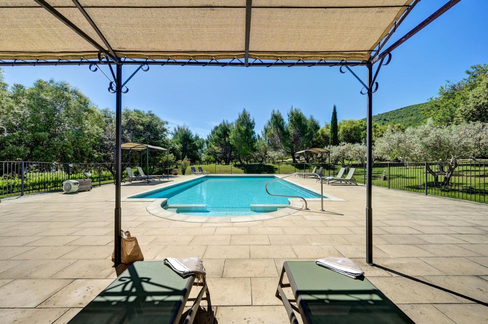 Clos Saint-Michel Resort & Spa Malaucène Exterior foto